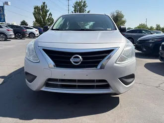 2015 Nissan Versa photo 2