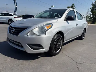 2015 Nissan Versa photo 3