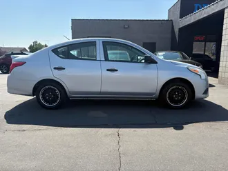 2015 Nissan Versa photo 4