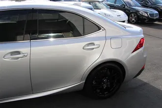 2016 LEXUS IS 300 AWD photo 6