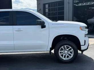 2021 Chevrolet Silverado 1500 photo 3
