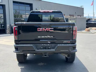 2025 GMC Sierra 3500HD photo 4