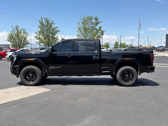2025 GMC Sierra 3500HD photo 5
