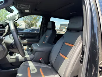 2025 GMC Sierra 3500HD photo 7