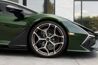 2026 Lamborghini Revuelto photo 6