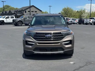 2021 Ford Explorer photo 2