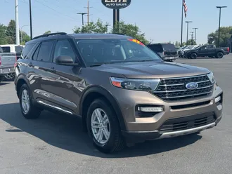 2021 Ford Explorer photo 3