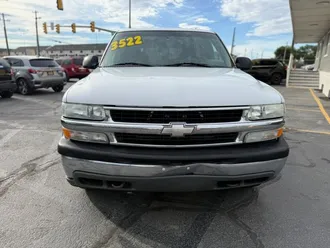 2002 Chevrolet Tahoe photo 2