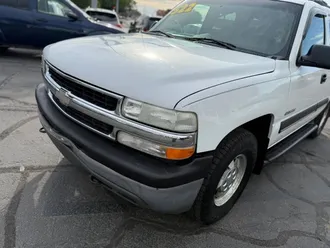2002 Chevrolet Tahoe photo 3