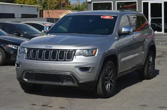 2020 Jeep Grand Cherokee photo 3