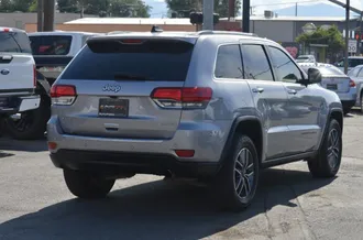 2020 Jeep Grand Cherokee photo 4