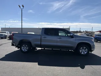 2023 Chevrolet Silverado 1500 photo 2