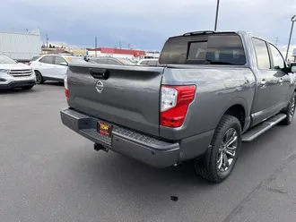 2017 Nissan Titan photo 6