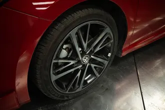 2025 TOYOTA CAMRY photo 4