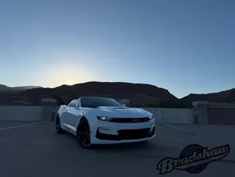 2023 Chevrolet Camaro photo 2