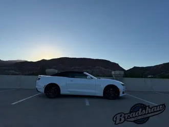 2023 Chevrolet Camaro photo 3