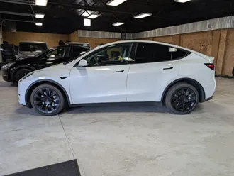 2022 Tesla Model Y Long Range photo 7
