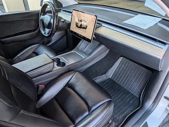 2022 Tesla Model Y Long Range photo 4