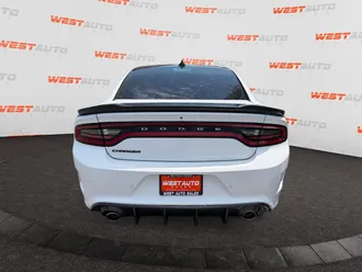 2017 Dodge Charger photo 4
