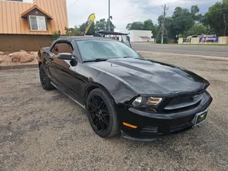 2010 Ford Mustang photo 3