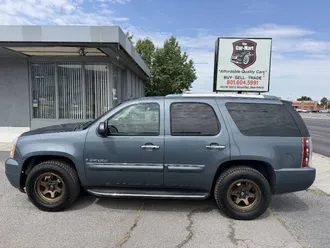 2008 GMC Yukon photo 2