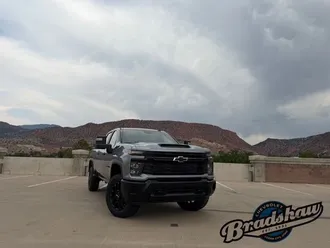 2026 Chevrolet Silverado 2500HD photo 2