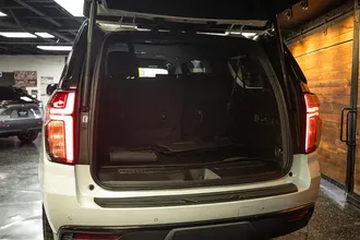 2021 CHEVROLET SUBURBAN photo 7