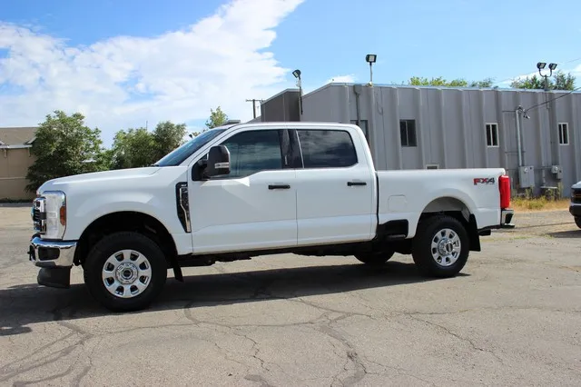 2024 FORD F-350 SUPER DUTY XLT