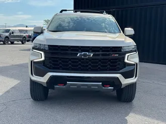 2023 Chevrolet Suburban photo 2