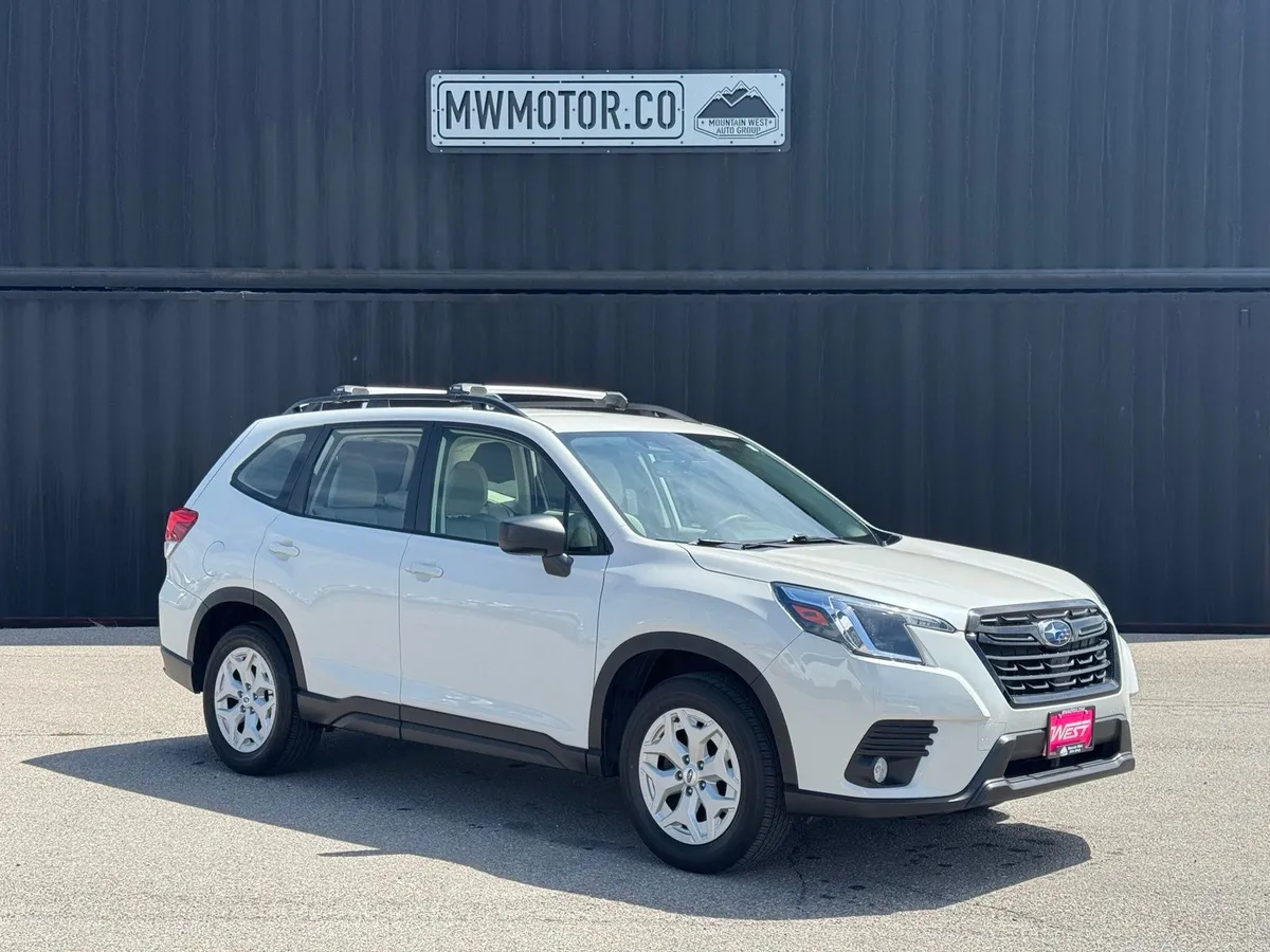2023 Subaru Forester Base