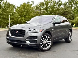 2017 Jaguar F-PACE photo 2