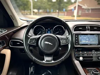 2017 Jaguar F-PACE photo 7