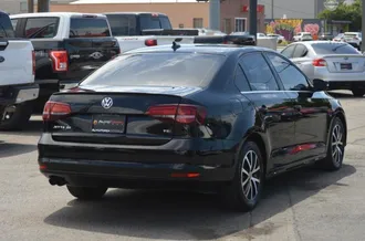 2017 Volkswagen Jetta photo 4