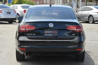 2017 Volkswagen Jetta photo 5