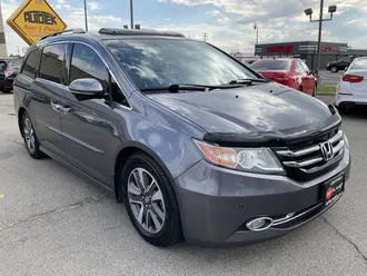 2015 Honda Odyssey photo 3