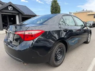 2019 Toyota Corolla photo 2