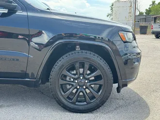2020 Jeep Grand Cherokee photo 3