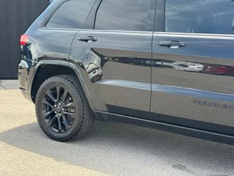 2020 Jeep Grand Cherokee photo 4