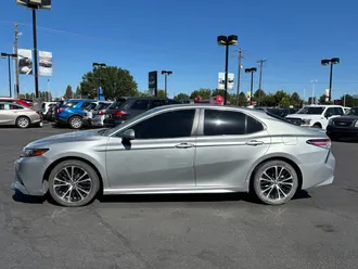 2020 Toyota Camry photo 3