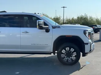 2025 GMC Sierra 3500HD photo 4