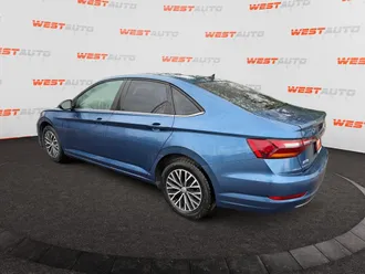 2019 Volkswagen Jetta photo 3