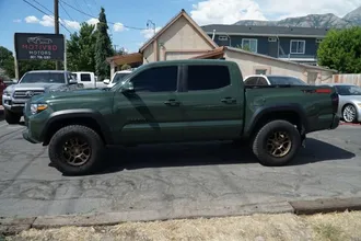 2022 Toyota Tacoma Double Cab photo 2