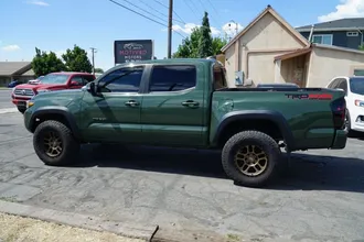 2022 Toyota Tacoma Double Cab photo 3