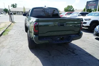 2022 Toyota Tacoma Double Cab photo 5