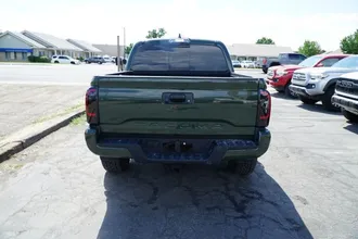 2022 Toyota Tacoma Double Cab photo 6