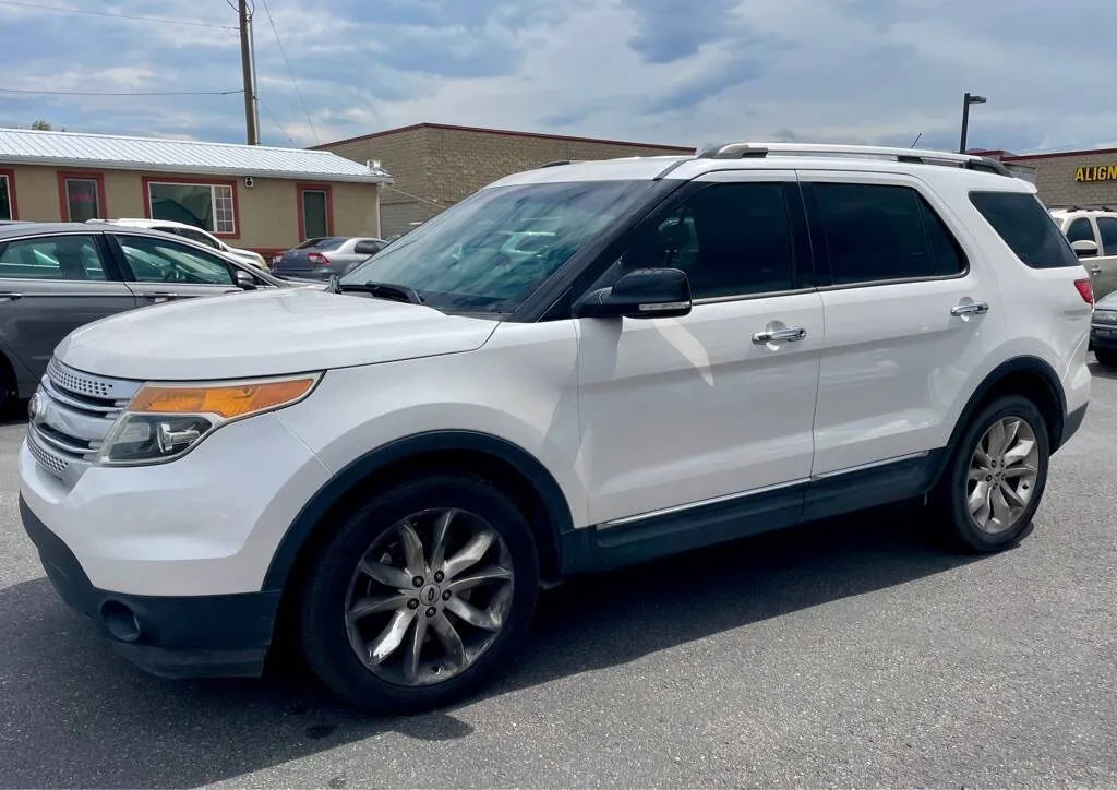 2014 Ford Explorer XLT AWD 4dr SUV