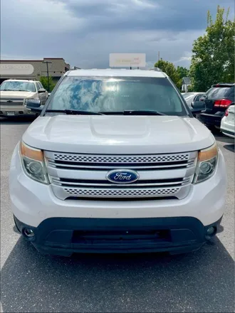 2014 Ford Explorer photo 2