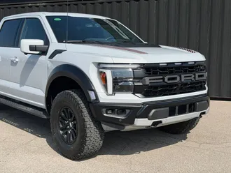 2025 Ford F-150 photo 3