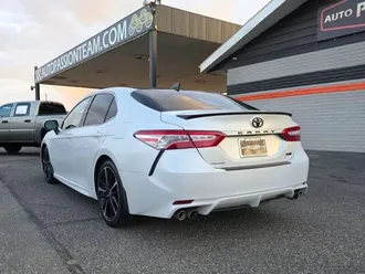 2020 Toyota Camry photo 3