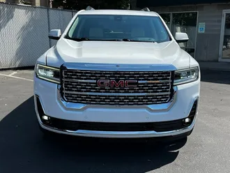 2023 GMC Acadia Denali photo 2